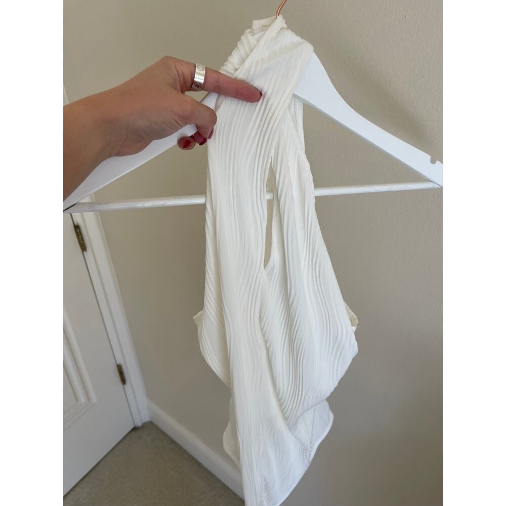 Pearl Sleeveless Front Cross Bodysuit